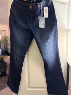 Ina Men’s Bootcut Jeans in Dark Blue